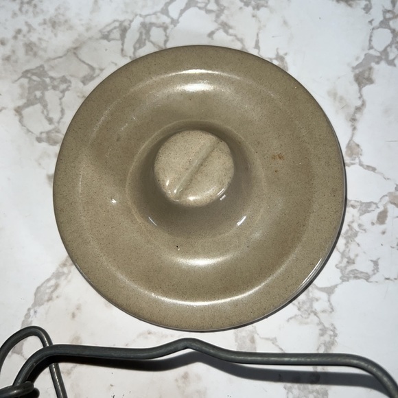 Vintage 70’s Win Schuler Restaurants cheese crock with lid - Picture 12 of 16